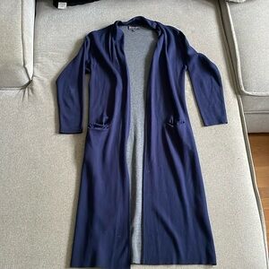 Long navy sweater with pockets